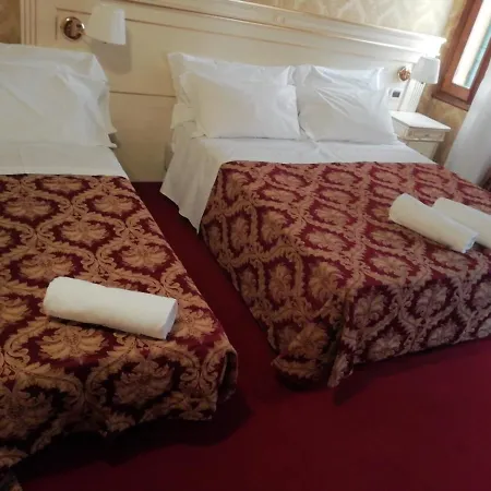 Casa Margot Гостевой дом Венеция